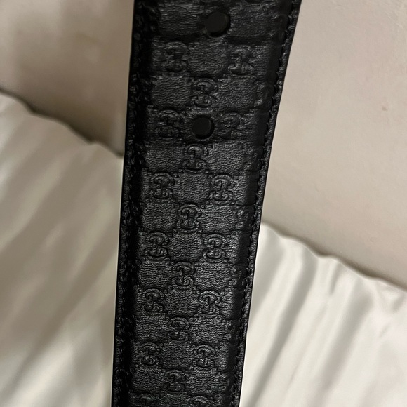 Womens Embossed GG Gucci belt - Picture 3 of 9